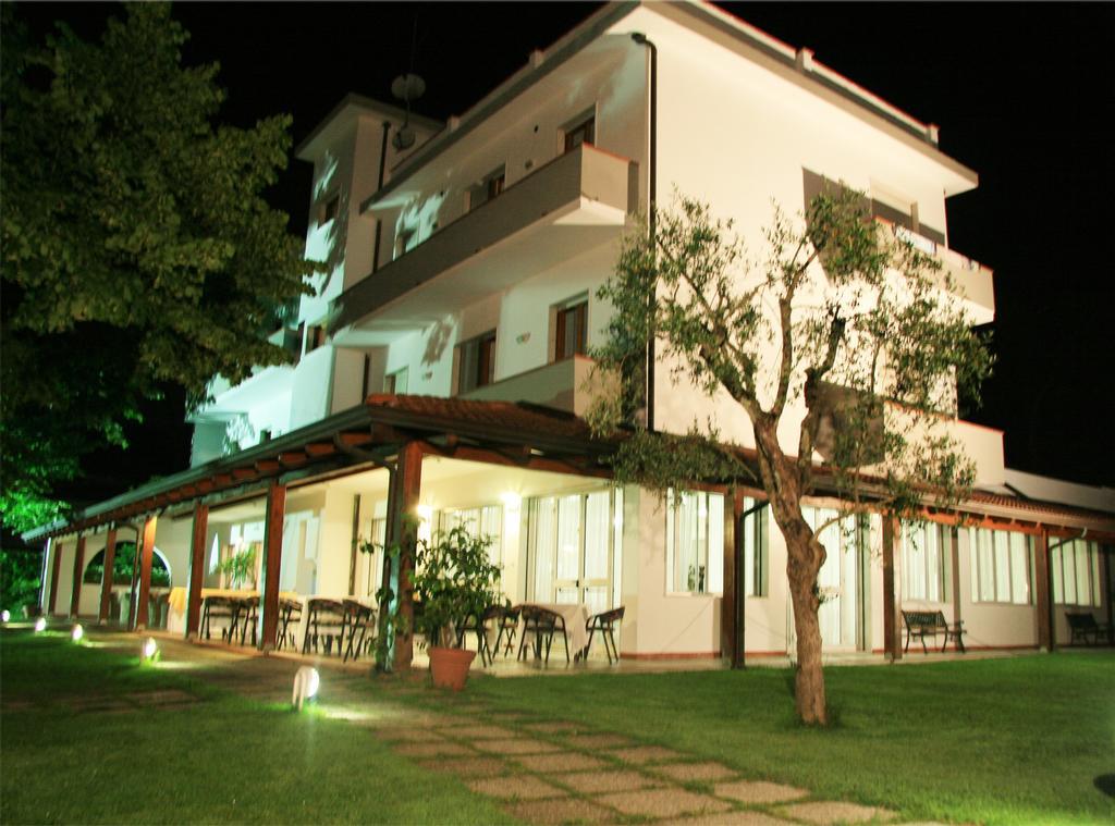 Hotel La Bussola Marina di Massa Exterior foto